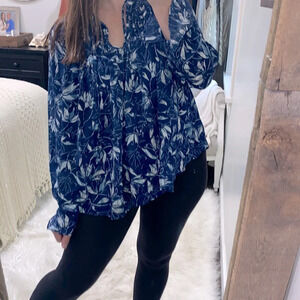 Kaari Blue floral babydoll top size large